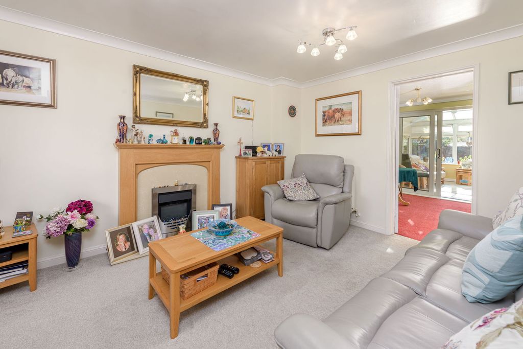 Property photo 3 of 27