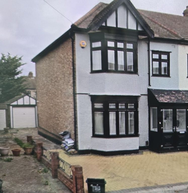 Property photo 1 of 12 Spacious 3-Bedroom Semi-Detached Home | Driveway &amp; Garage | Detached Outbuilding | Excellent Transport Links