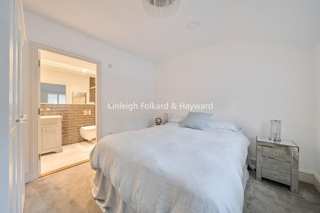 Property photo 3 of 15 Bedroom