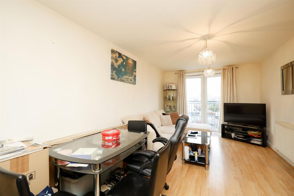 Property photo 3 of 9