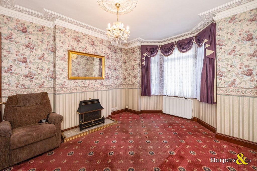 Property photo 2 of 16 Photo 8