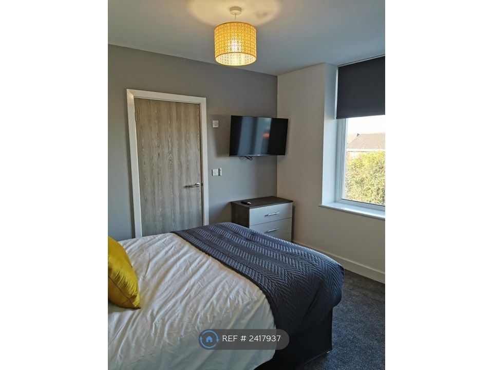 Property photo 1 of 7 Bedroom