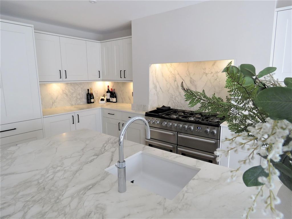 Property photo 3 of 25 57Bkit5.Jpg