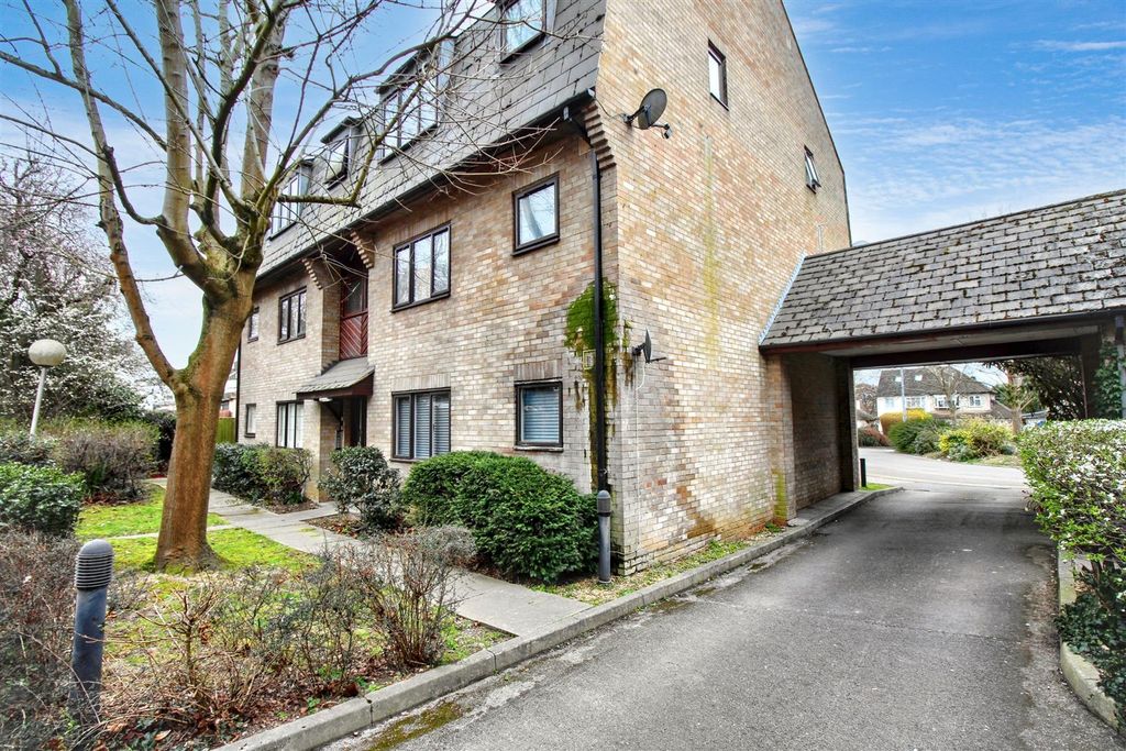 Property photo 1 of 8