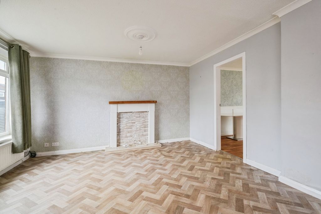 Property photo 2 of 18 Pbox-Img.Jpg