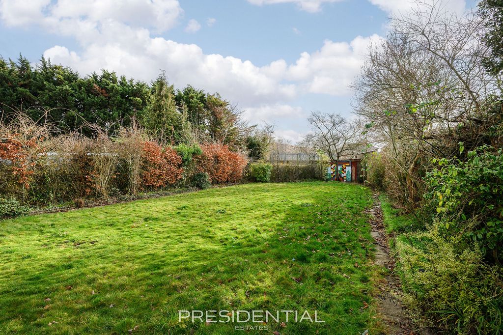 Property photo 2 of 34