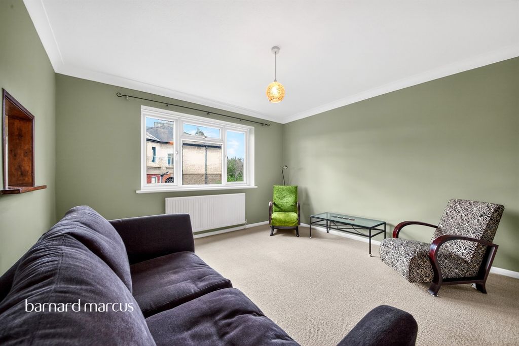 Property photo 3 of 11