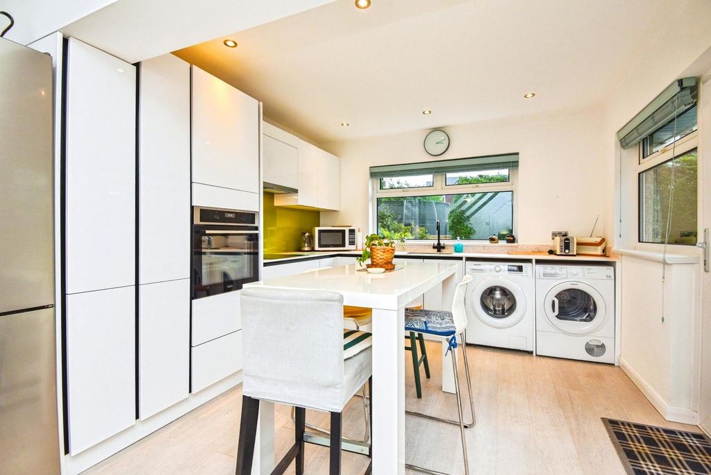 Property photo 2 of 19 Kitchen Diner