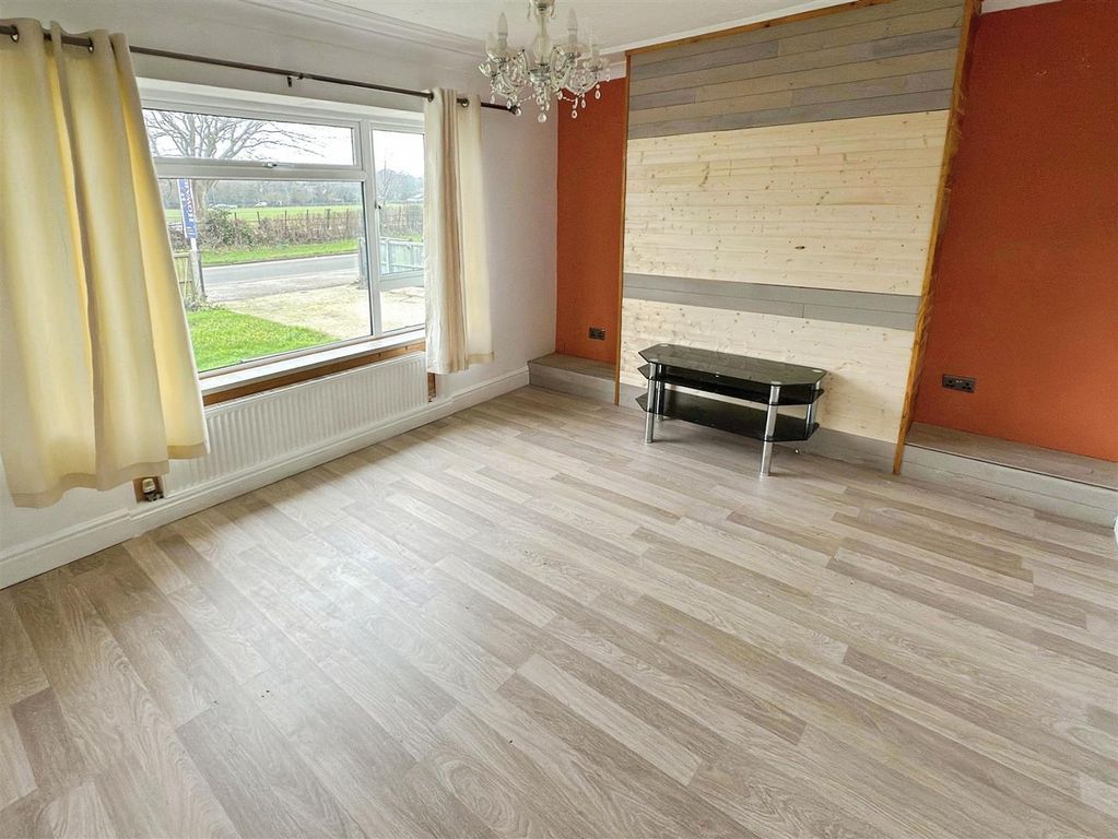 Property photo 2 of 15 8Df081Df-Lounge.Jpg