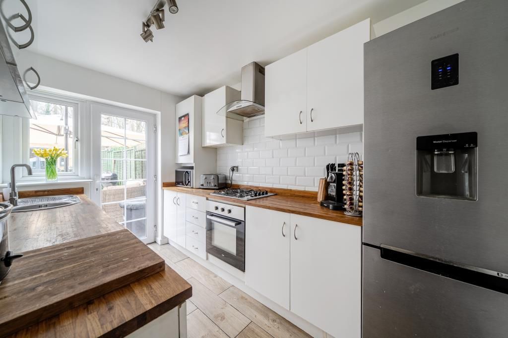 Property photo 2 of 25 Kitchen
