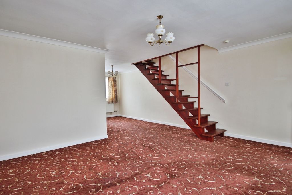 Property photo 3 of 18 4378518