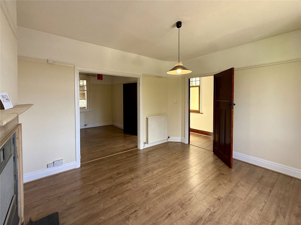 Property photo 3 of 32 Picture No. 14