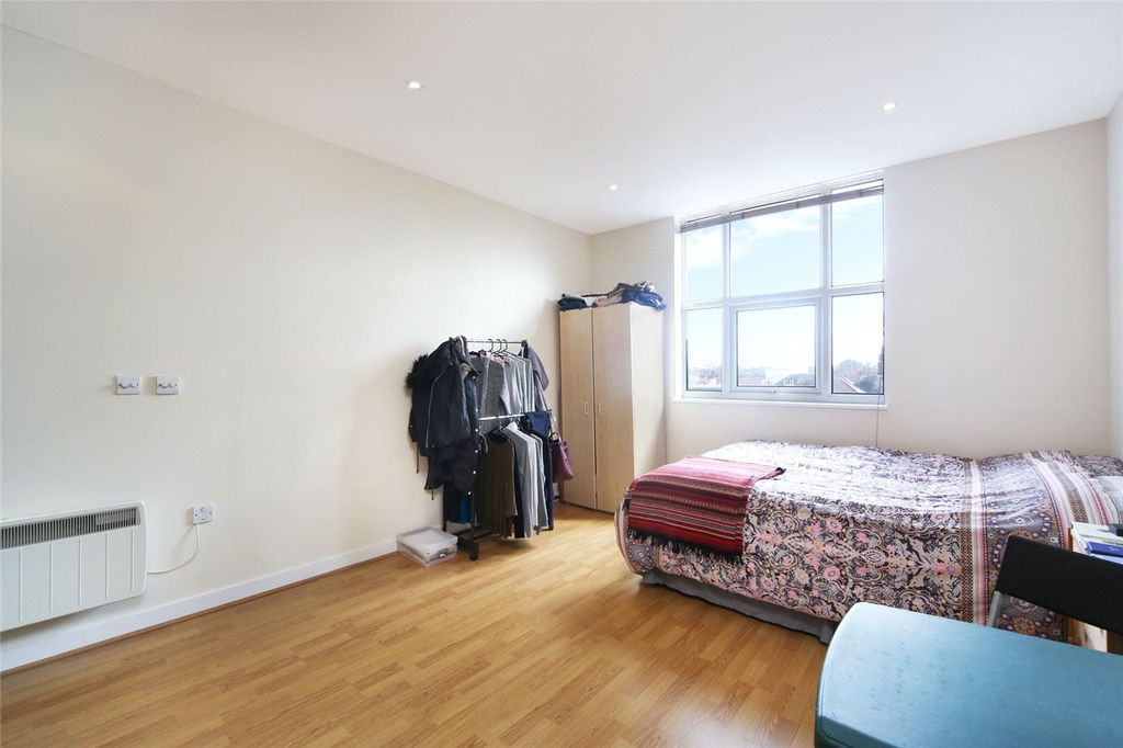 Property photo 1 of 9 Picture No. 10
