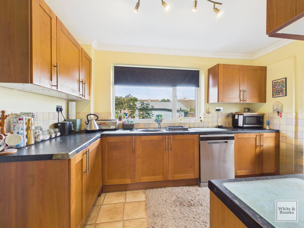Property photo 3 of 15 Kitchen