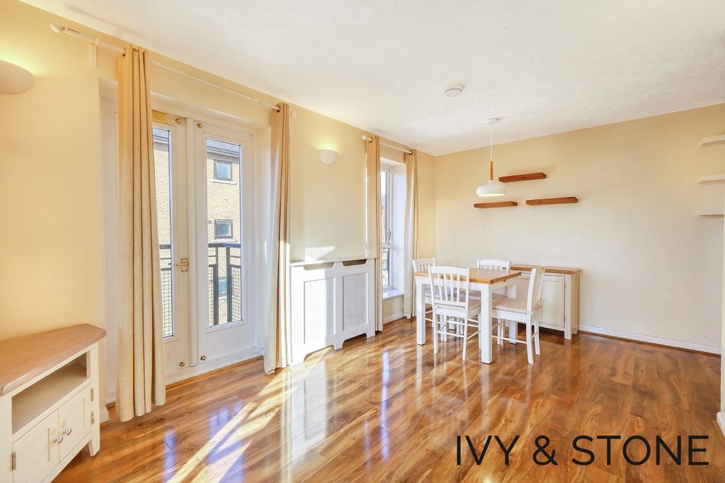Property photo 3 of 15 3939614