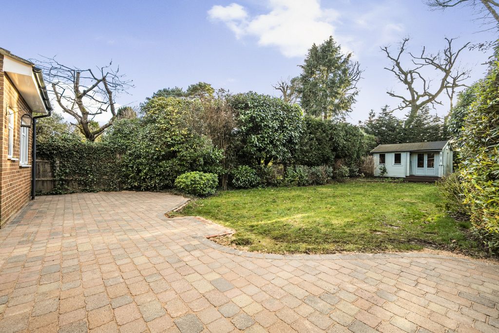 Property photo 2 of 21