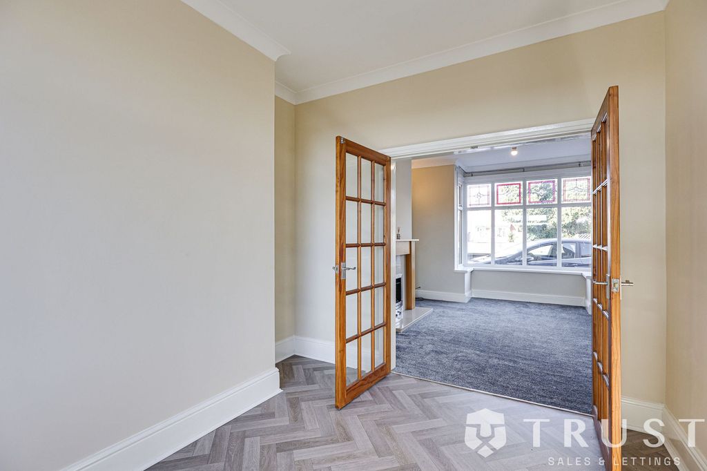 Property photo 3 of 30