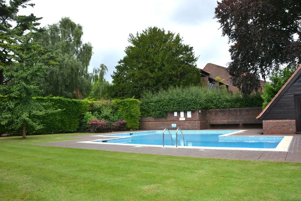Property photo 2 of 23 Swimming Pool