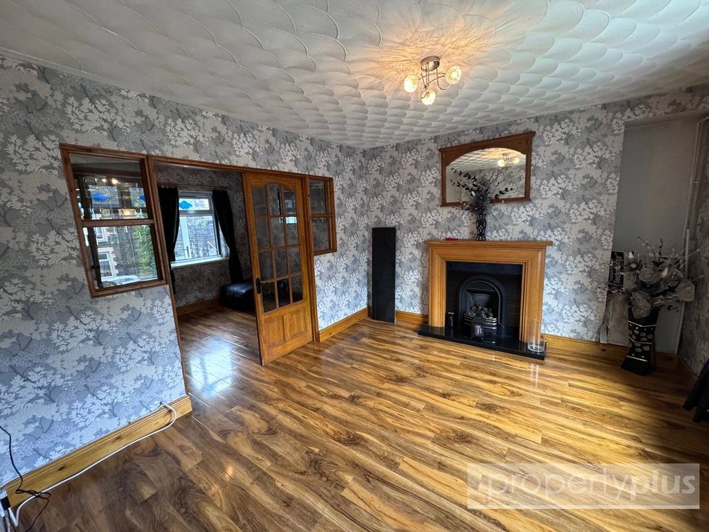 Property photo 2 of 13 Picture No. 10