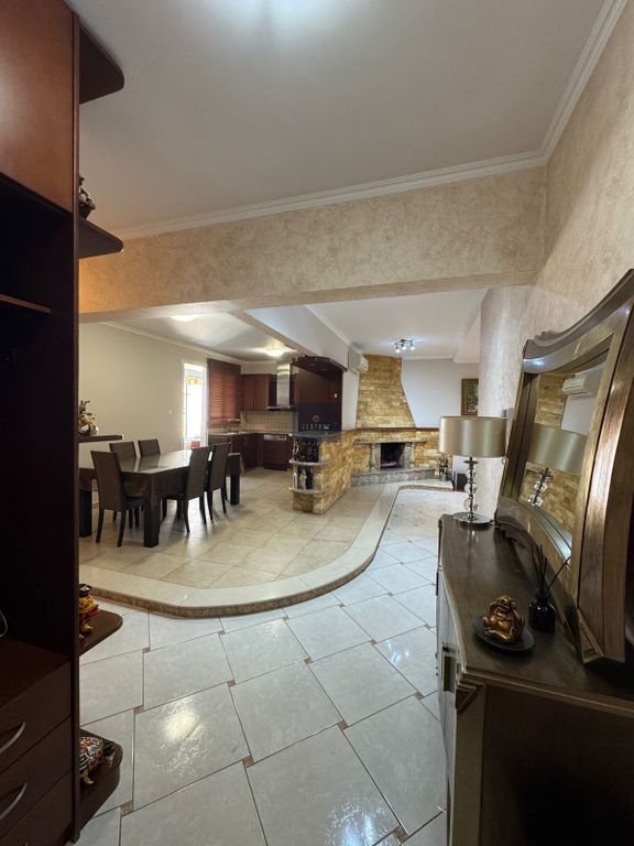 Property photo 1 of 31