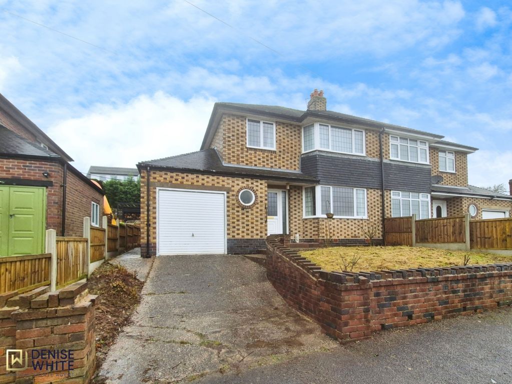 Property photo 1 of 22 Garage