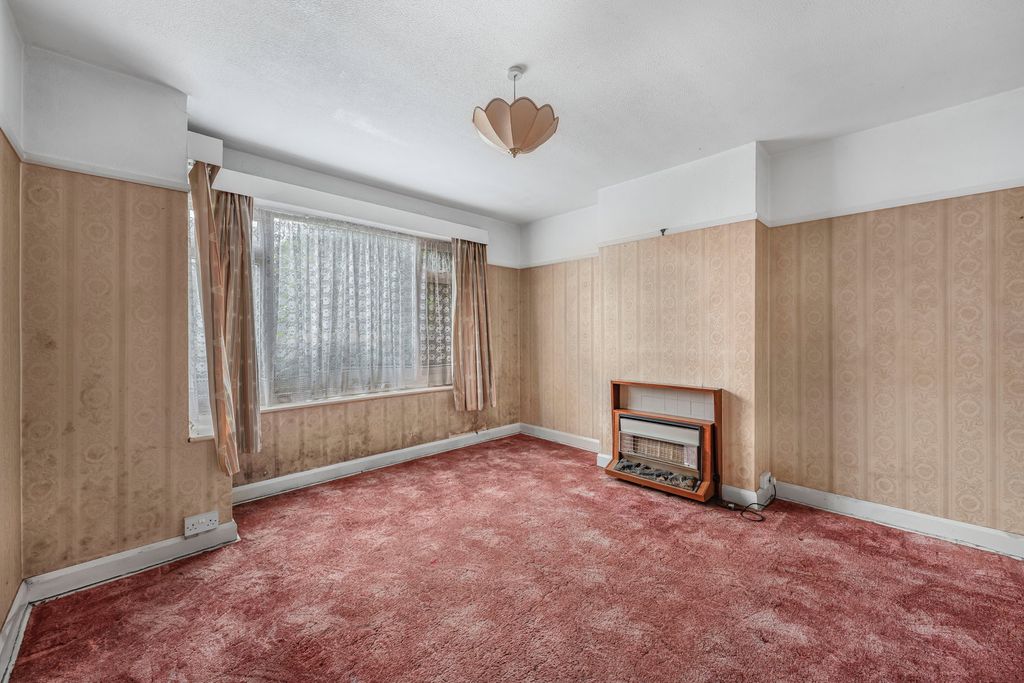 Property photo 2 of 21