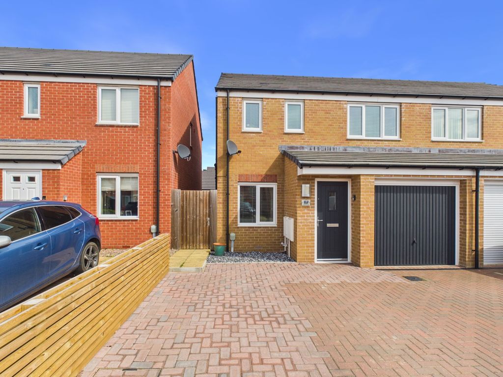 Property photo 1 of 18 1. Cam04922G0-Pr0134-Still028