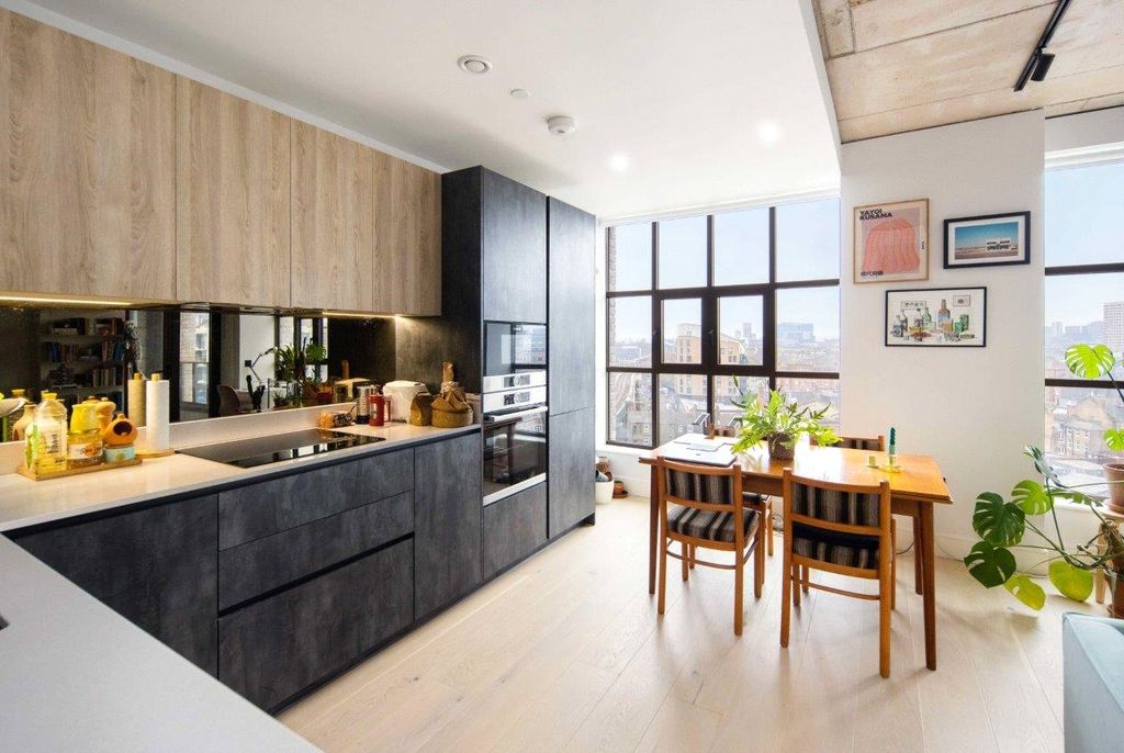 Property photo 2 of 28 Kitchen