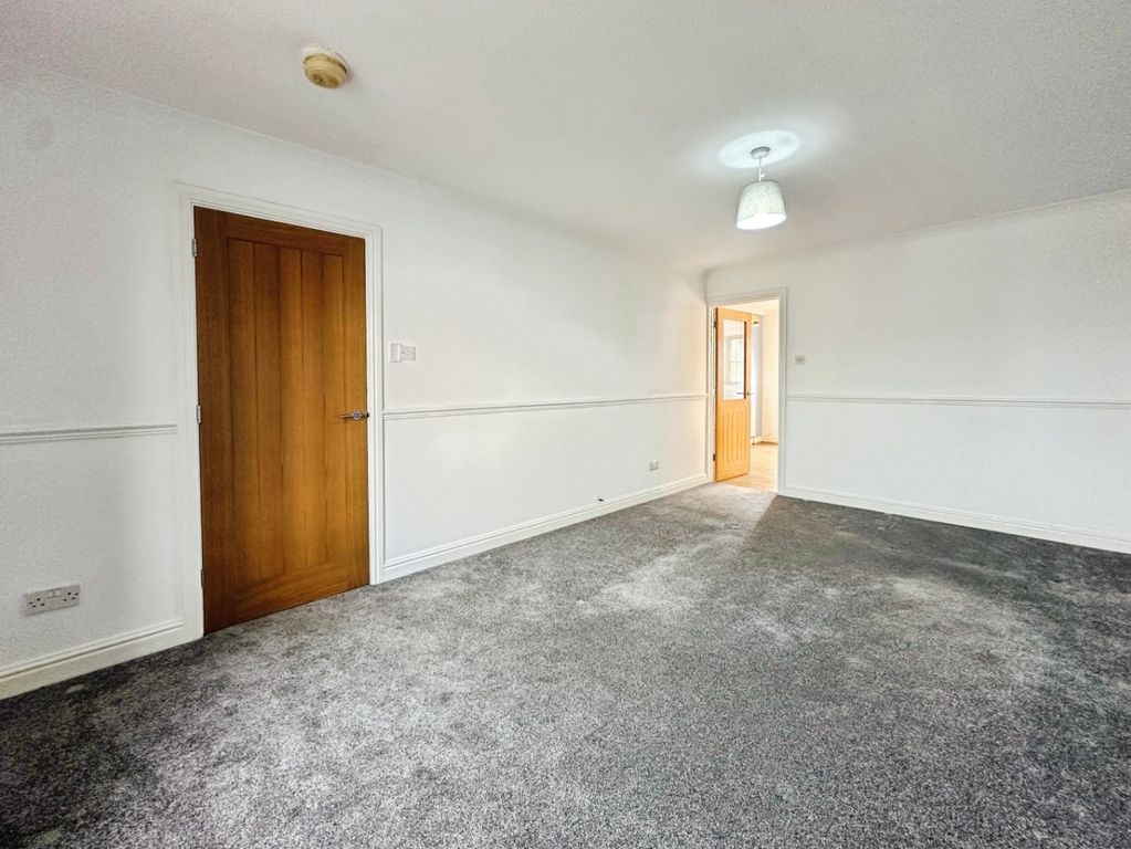 Property photo 2 of 20 4864973