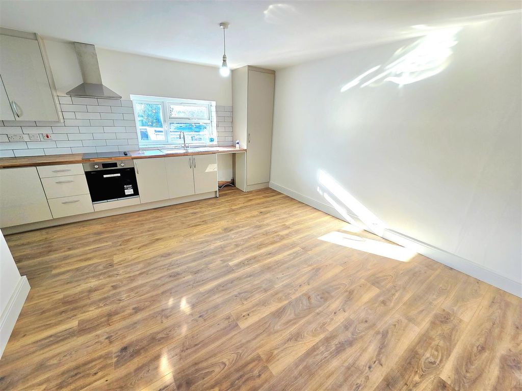 Property photo 2 of 9 20260319_154728.Jpg