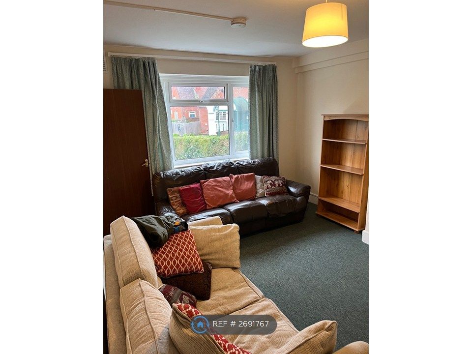 Property photo 3 of 12