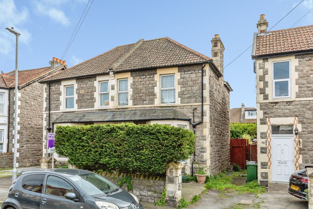 Property photo 2 of 20 Front