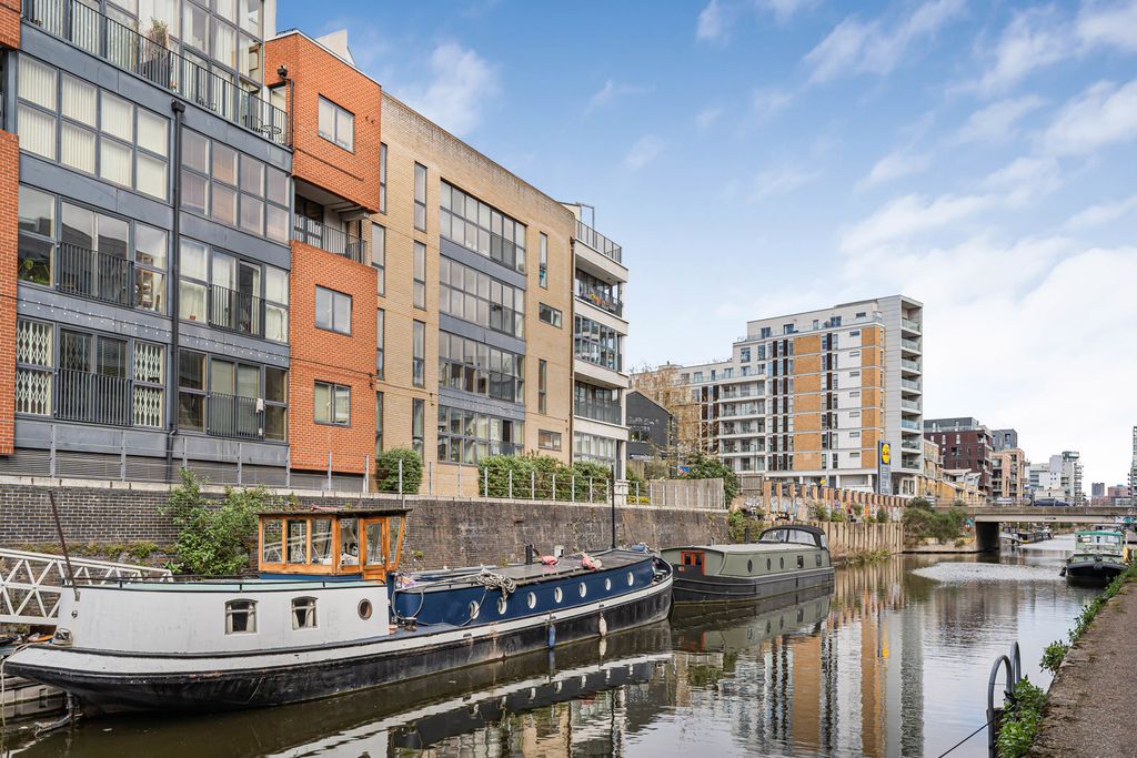 Property photo 1 of 22 Exterior