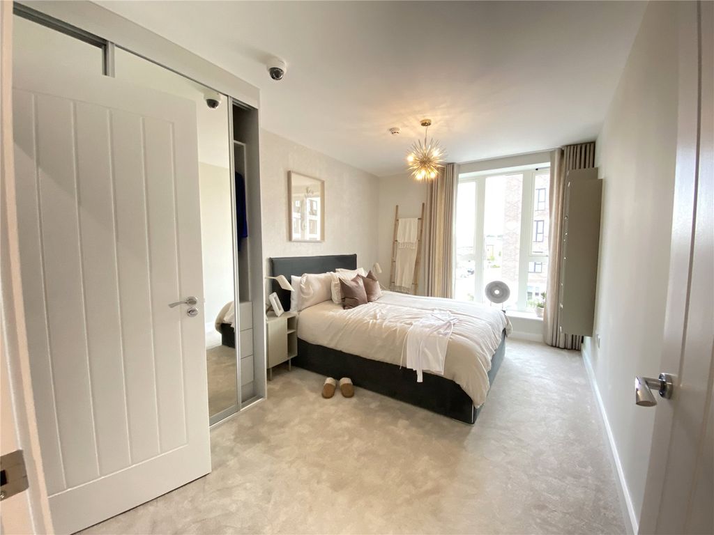 Property photo 3 of 6 Bedroom