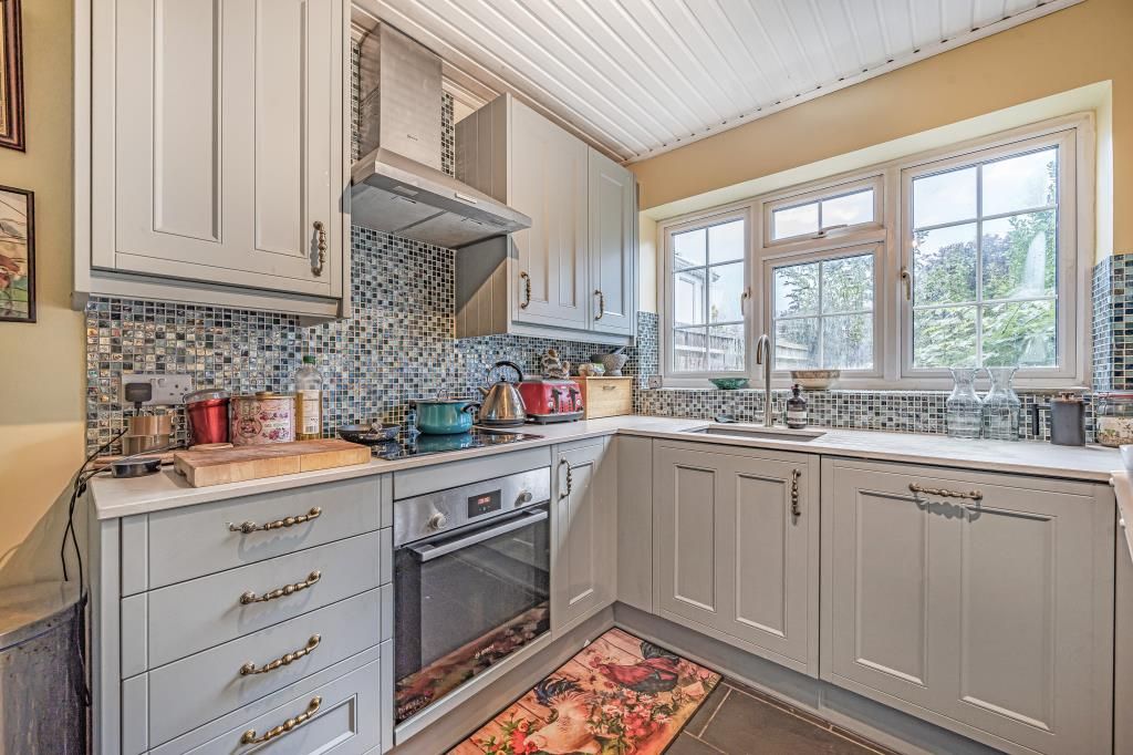 Property photo 3 of 13 Kitchen