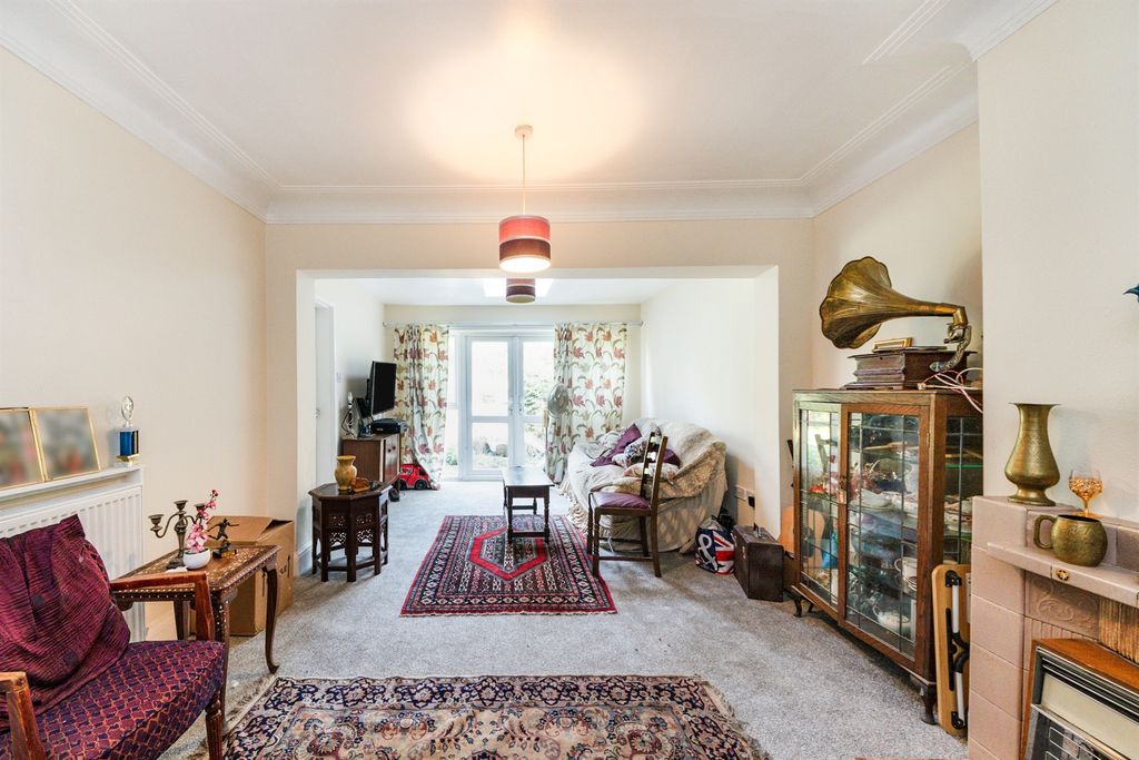 Property photo 2 of 16
