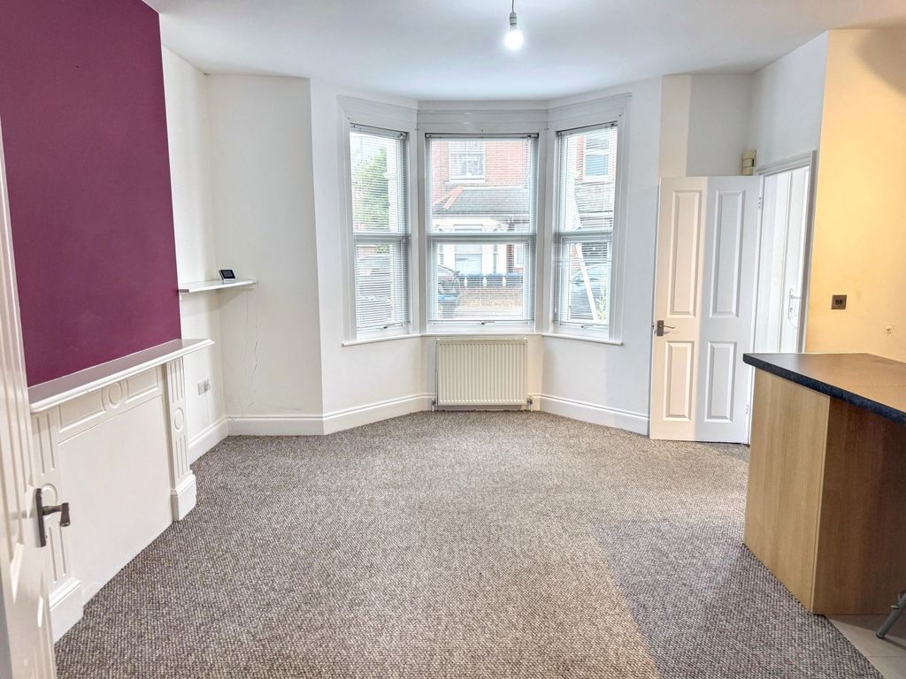 Property photo 2 of 10 Image 1