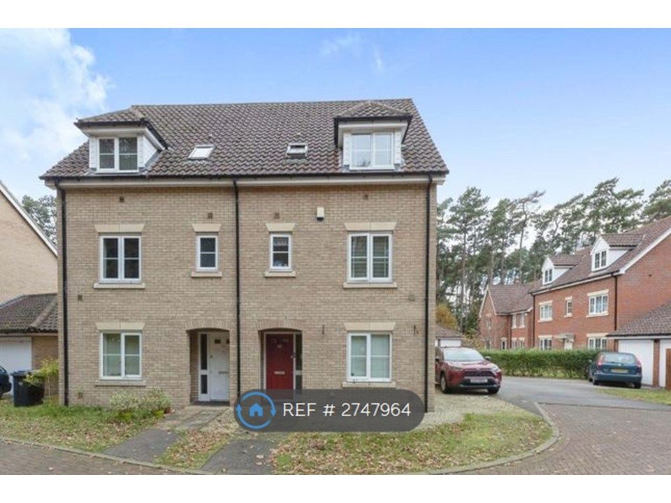 Property photo 1 of 24 Front Of The House (Red Door)