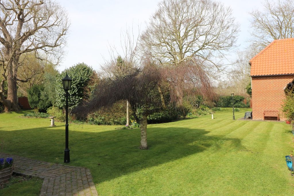 Property photo 3 of 9 4037154