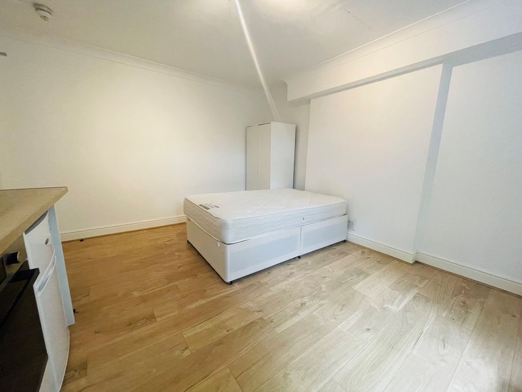 Property photo 3 of 8 Photo 1