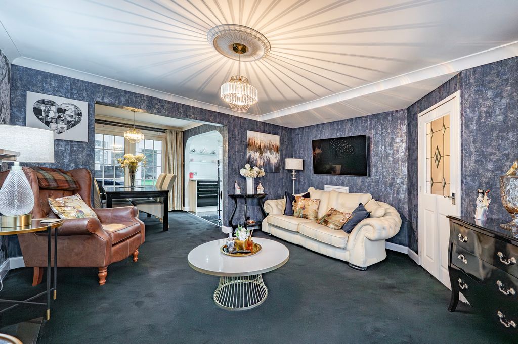 Property photo 3 of 44