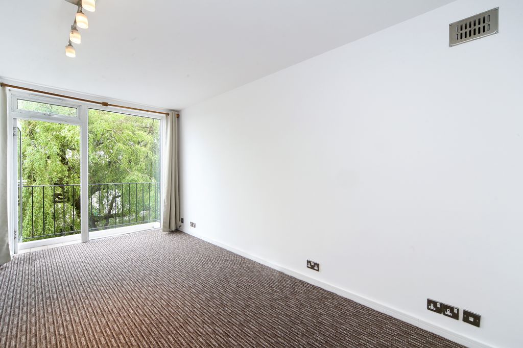 Property photo 1 of 11 Reception