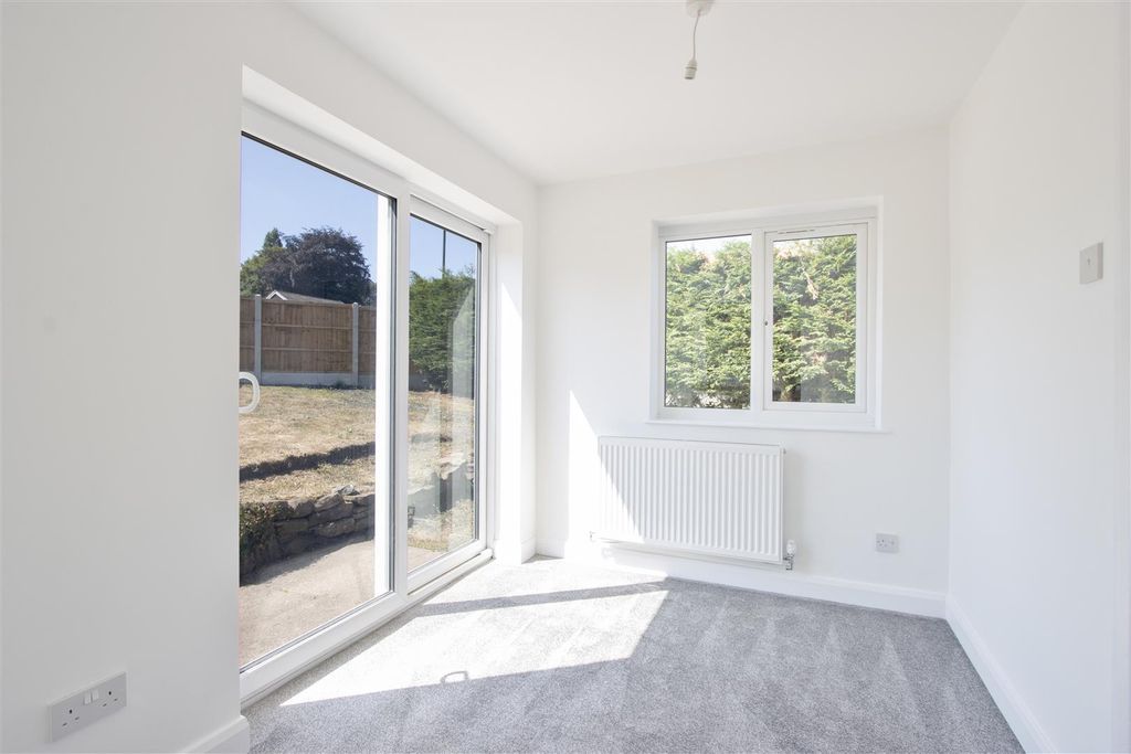 Property photo 3 of 14 Re-Fitted Kitchen/Diner
