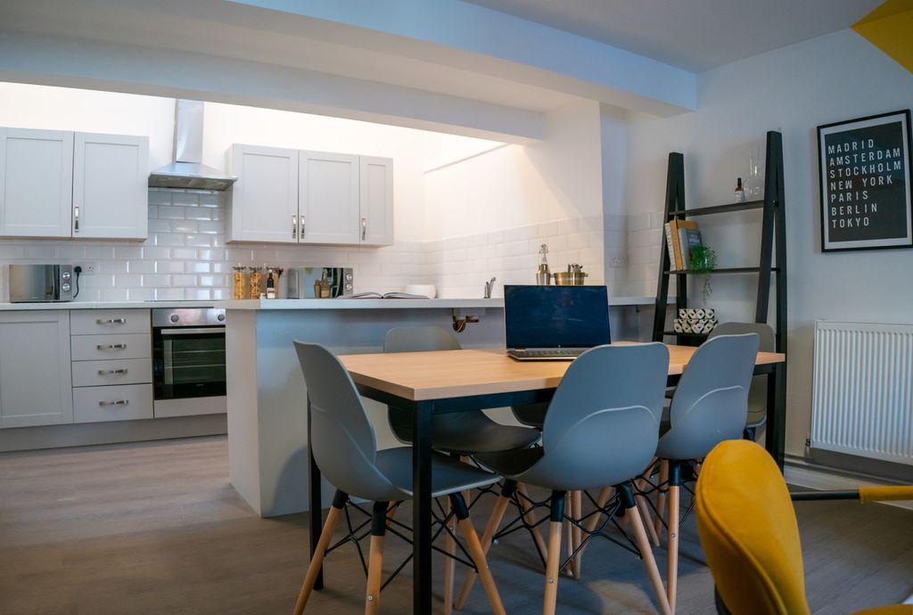 Property photo 3 of 9 A Bright And Modern Kitchen Area Featuring A Spaci...