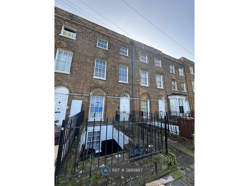 Property photo 1 of 8 Front Of Building