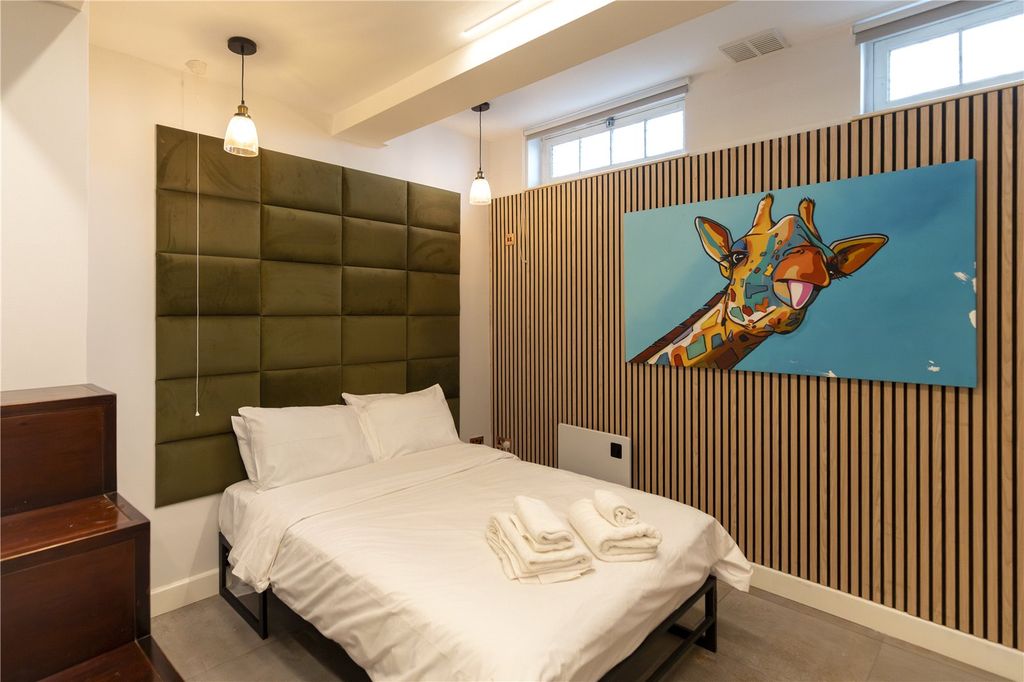 Property photo 1 of 5