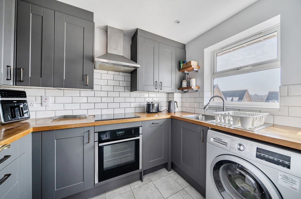 Property photo 2 of 13 1421284-1-69A6Baf...