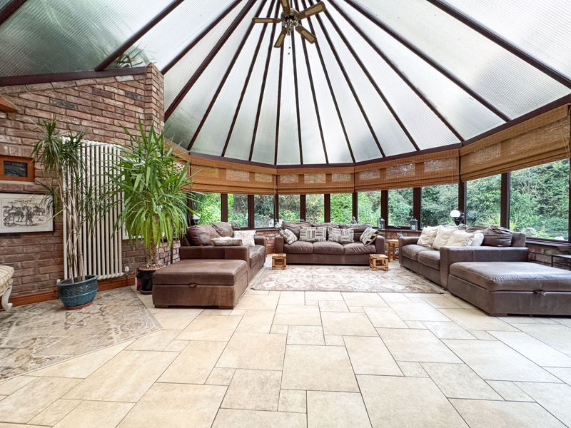 Property photo 3 of 38 Conservatory