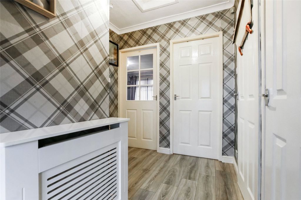 Property photo 2 of 21 Picture No. 02