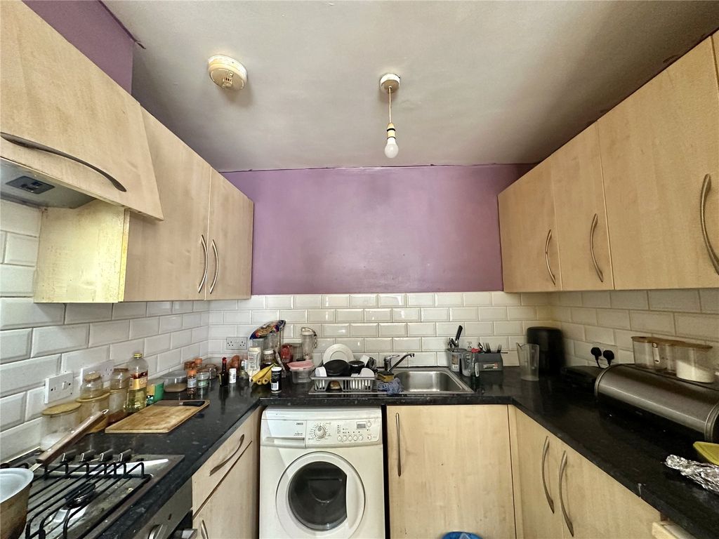 Property photo 3 of 6 Picture No. 04